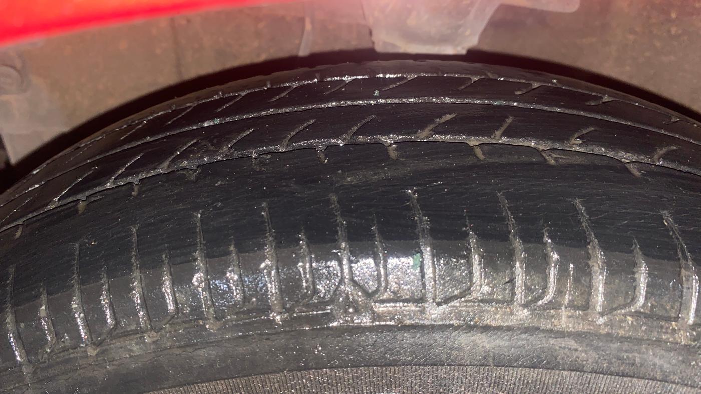 2013 Hyundai i10 SPORTZ 1.2 AT, Petrol, Automatic, 29,495 km, Left Front Tyre Tread