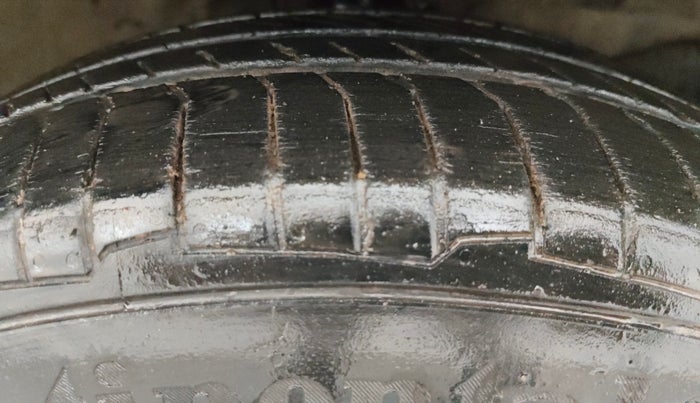 2013 Honda Amaze 1.2L I-VTEC S, Petrol, Manual, 66,924 km, Right Front Tyre Tread