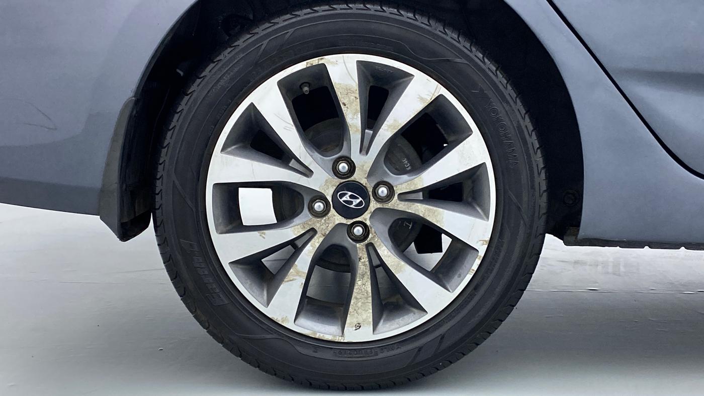 2015 Hyundai Verna FLUIDIC 1.6 SX CRDI, Diesel, Manual, 47,327 km, Right Rear Wheel