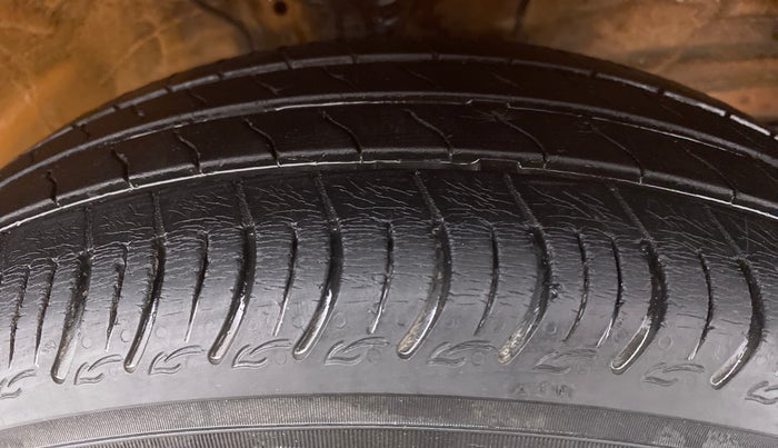 2019 Maruti S PRESSO VXI PLUS, Petrol, Manual, 16,610 km, Right Front Tyre Tread