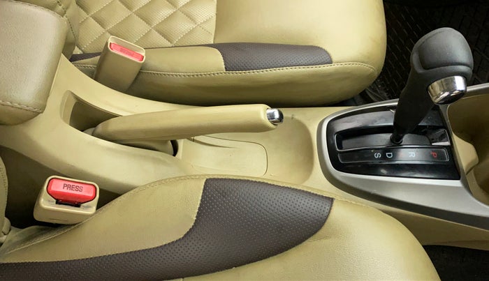 2010 Honda City 1.5L I-VTEC V AT, Petrol, Automatic, 95,080 km, Gear Lever