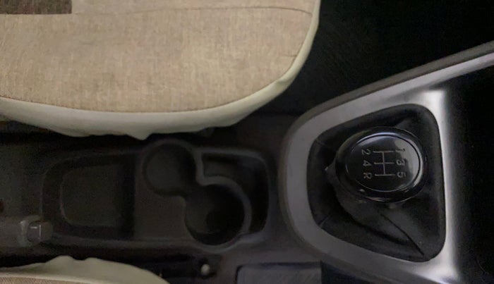 2014 Hyundai i10 SPORTZ 1.1, Petrol, Manual, 53,281 km, Gear Lever