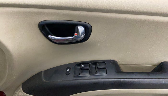 2014 Hyundai i10 SPORTZ 1.1, Petrol, Manual, 53,281 km, Driver Side Door Panels Control