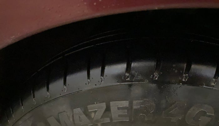 2014 Hyundai i10 SPORTZ 1.1, Petrol, Manual, 53,281 km, Right Front Tyre Tread