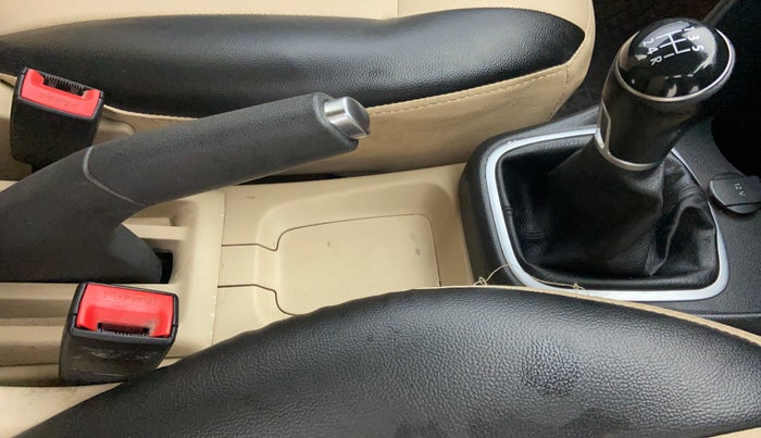 2018 Volkswagen Ameo HIGHLINE PLUS 1.0, Petrol, Manual, 65,371 km, Gear Lever
