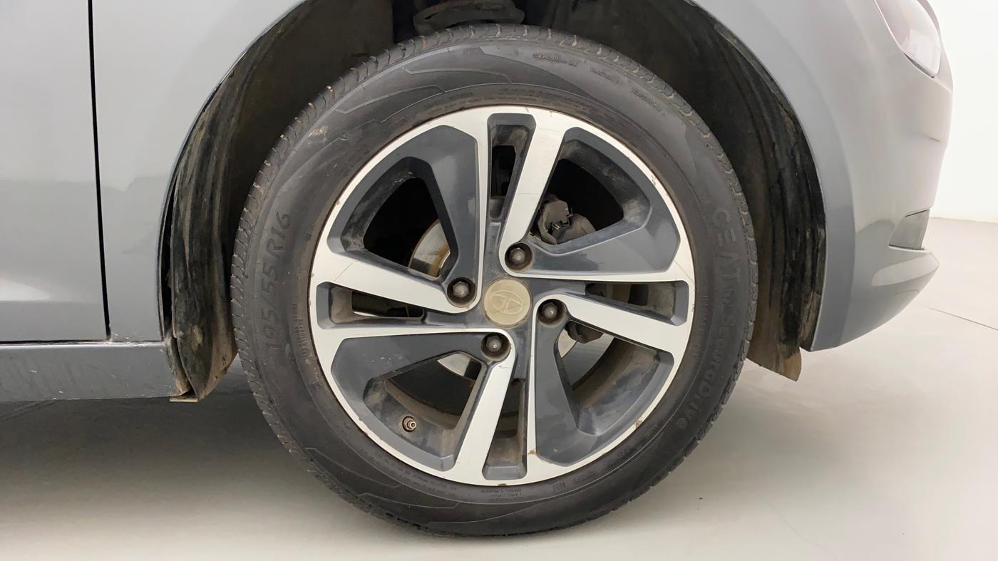 2020 Tata ALTROZ XZ PETROL, Petrol, Manual, 62,096 km, Right Front Wheel