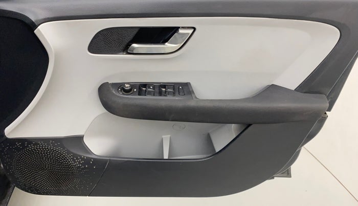 2020 Tata ALTROZ XZ PETROL, Petrol, Manual, 62,096 km, Driver Side Door Panels Control