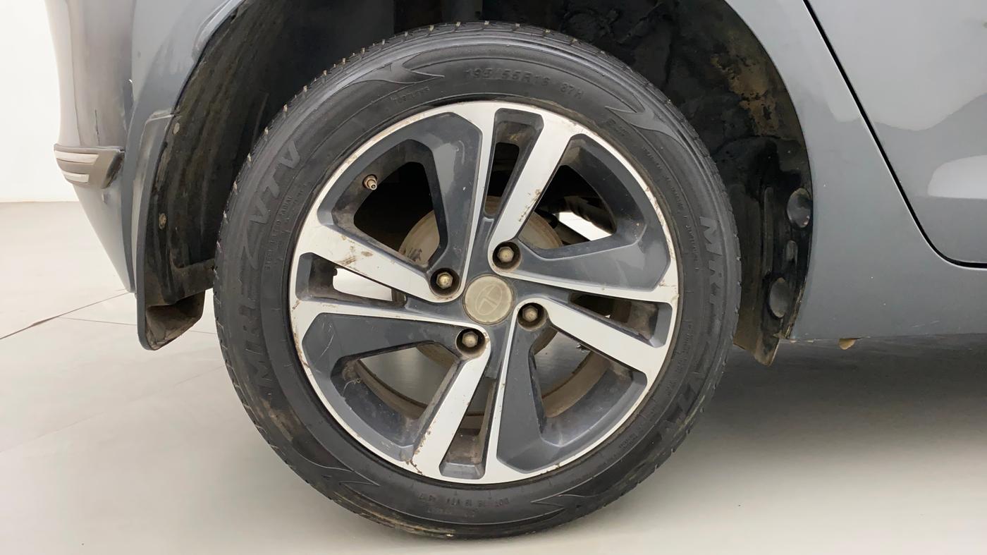 2020 Tata ALTROZ XZ PETROL, Petrol, Manual, 62,096 km, Right Rear Wheel