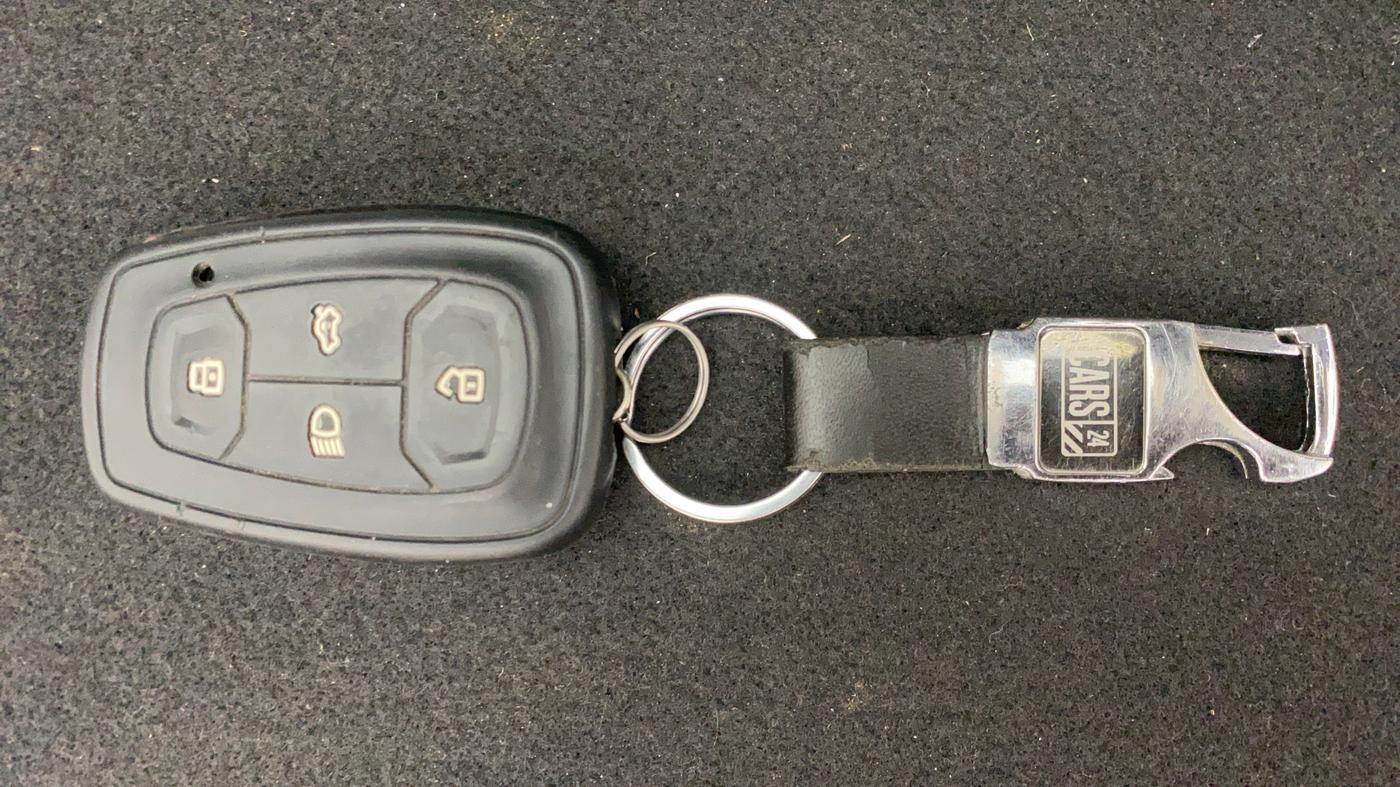2020 Tata ALTROZ XZ PETROL, Petrol, Manual, 62,096 km, Key Close Up