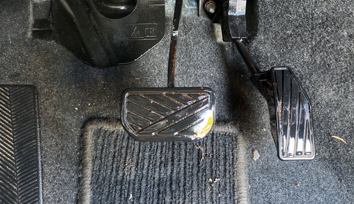 2022 Maruti XL6 ZETA AT, Petrol, Automatic, 55,305 km, Pedals