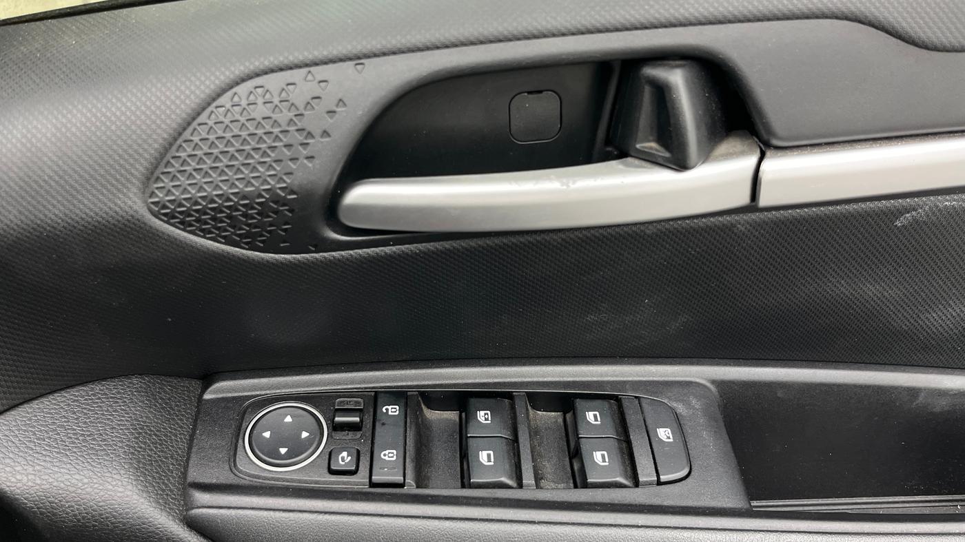 2021 KIA SONET GTX PLUS 1.5, Diesel, Manual, 60,098 km, Driver Side Door Panels Control
