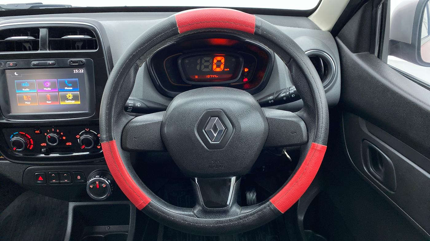 2017 Renault Kwid RXT 1.0 EASY-R AT OPTION, Petrol, Automatic, 13,881 km, Steering Wheel Close Up