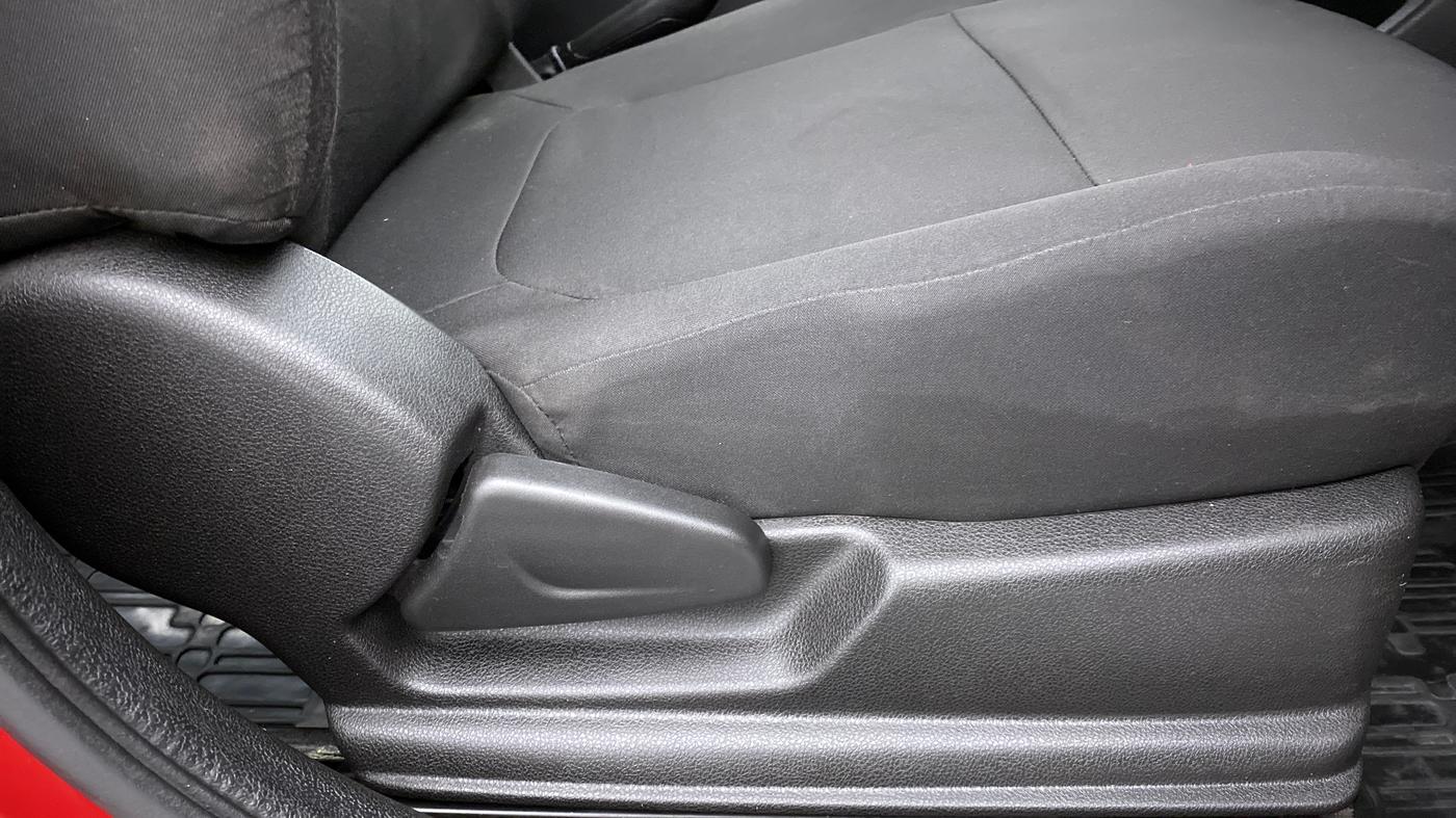 2017 Renault Kwid RXT 1.0 EASY-R AT OPTION, Petrol, Automatic, 13,881 km, Driver Side Adjustment Panel