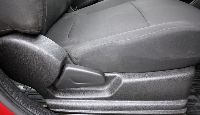 2017 Renault Kwid RXT 1.0 EASY-R AT OPTION, Petrol, Automatic, 13,881 km, Driver Side Adjustment Panel