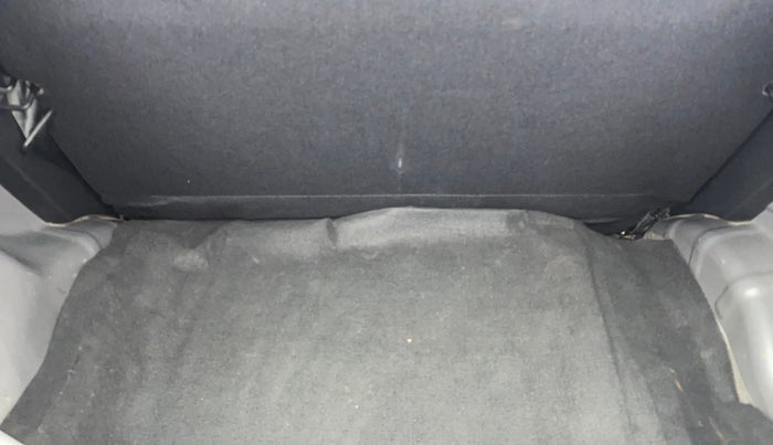 2016 Hyundai Eon ERA +, Petrol, Manual, 1,04,823 km, Boot Inside