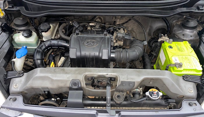 2016 Hyundai Eon ERA +, Petrol, Manual, 1,04,823 km, Engine View