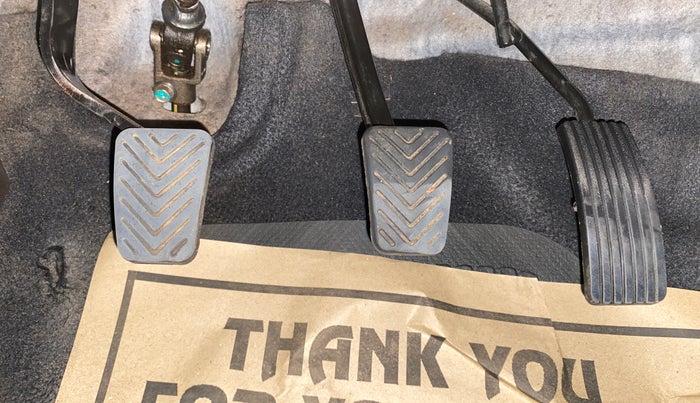 2016 Hyundai Eon ERA +, Petrol, Manual, 1,04,823 km, Pedals