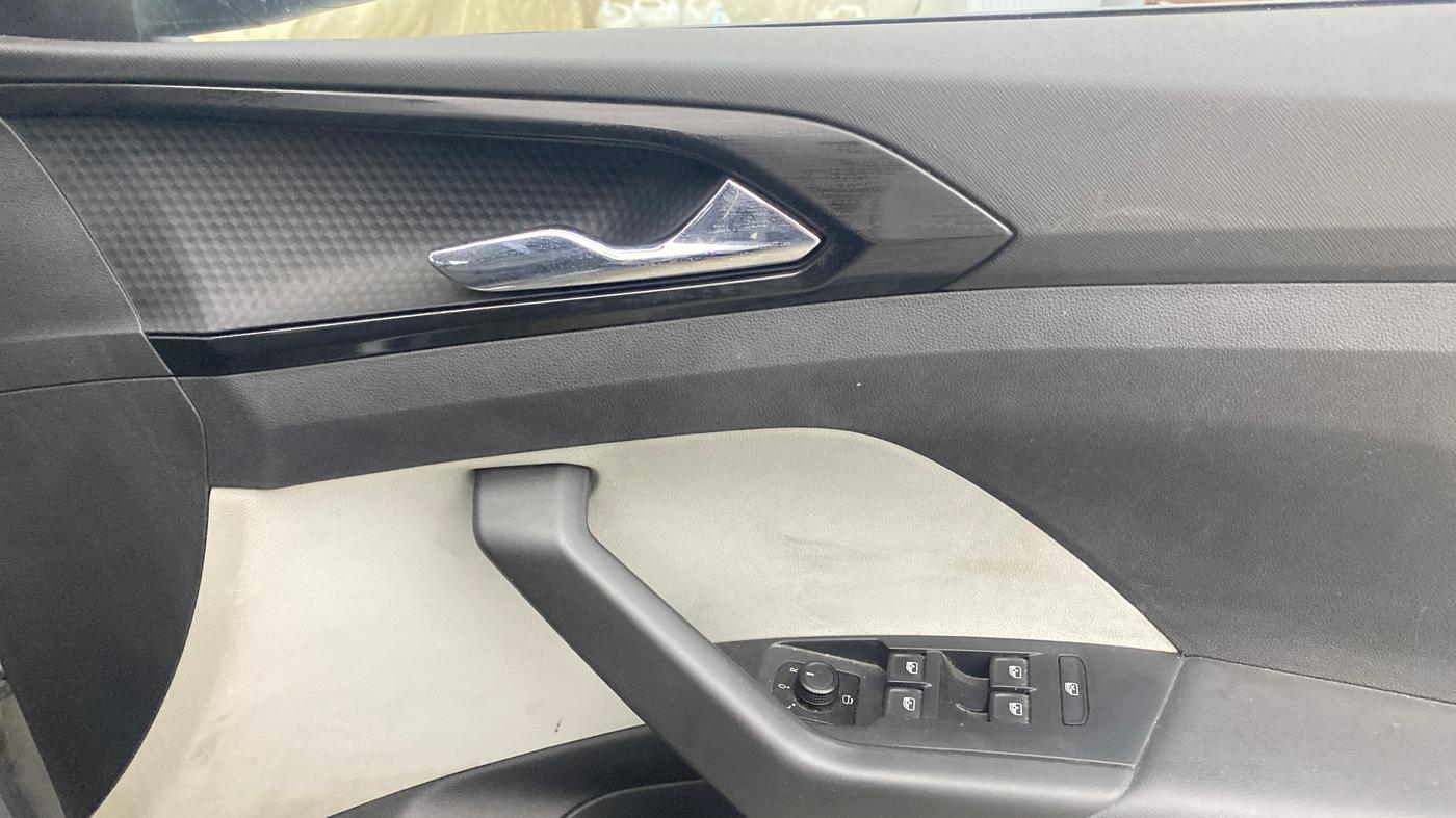 2021 Skoda KUSHAQ STYLE 1.0L TSI AT, Petrol, Automatic, 53,781 km, Driver Side Door Panels Control