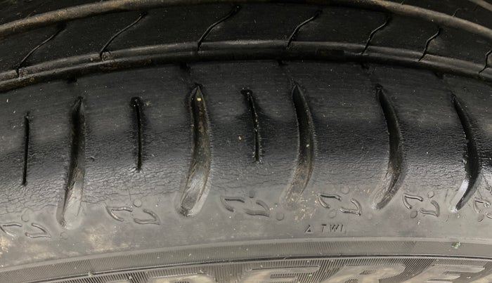 2021 Skoda KUSHAQ STYLE 1.0L TSI AT, Petrol, Automatic, 53,781 km, Right Rear Tyre Tread