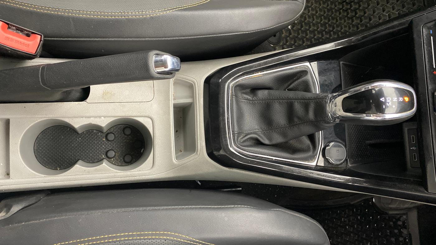 2021 Skoda KUSHAQ STYLE 1.0L TSI AT, Petrol, Automatic, 53,781 km, Gear Lever