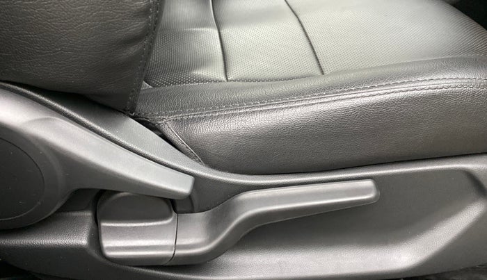 2019 Honda Amaze 1.2 VX CVT I VTEC, Petrol, Automatic, 14,709 km, Driver Side Adjustment Panel