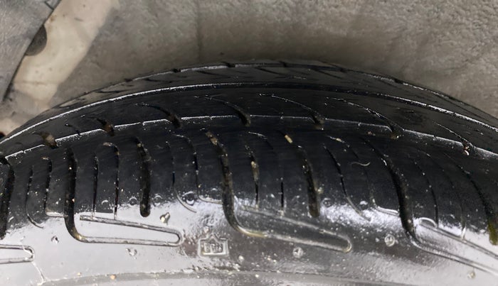 2013 Hyundai i20 MAGNA (O) 1.2, Petrol, Manual, 89,318 km, Right Rear Tyre Tread