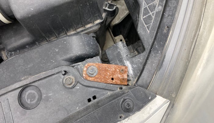 2013 Hyundai i20 MAGNA (O) 1.2, Petrol, Manual, 89,318 km, Left headlight - Clamp has minor damage