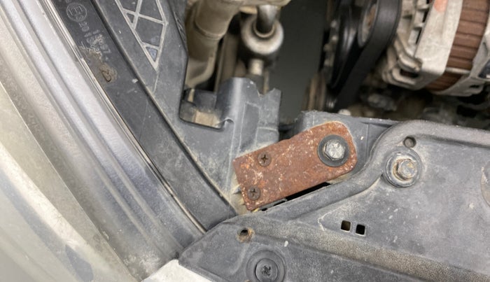 2013 Hyundai i20 MAGNA (O) 1.2, Petrol, Manual, 89,318 km, Right headlight - Clamp has minor damage