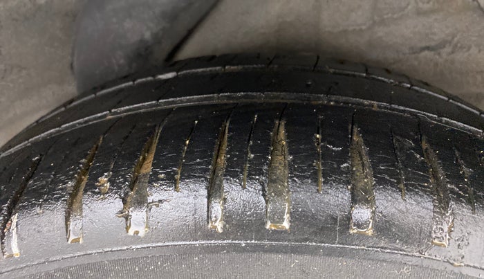 2013 Hyundai i20 MAGNA (O) 1.2, Petrol, Manual, 89,318 km, Left Rear Tyre Tread