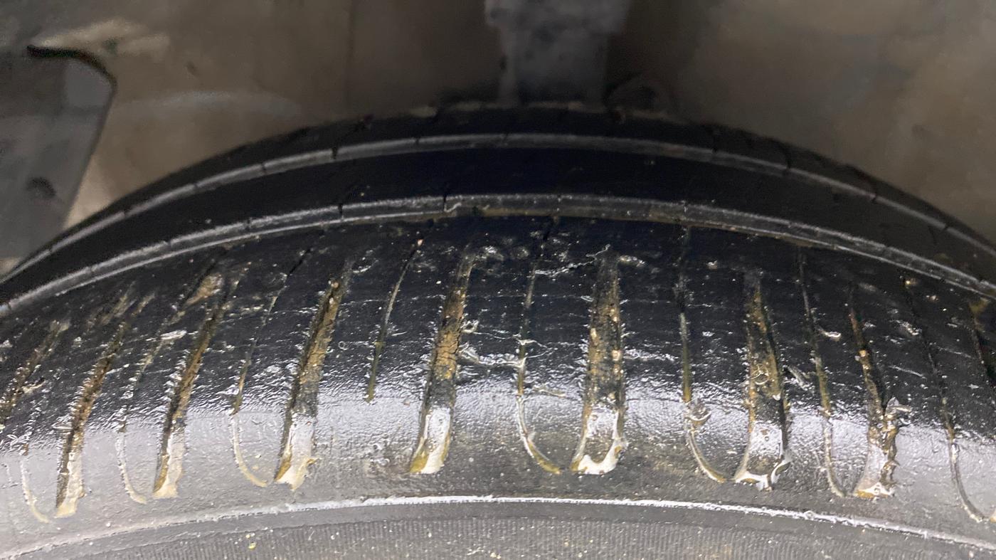2013 Hyundai i20 MAGNA (O) 1.2, Petrol, Manual, 89,318 km, Left Front Tyre Tread