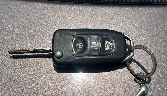 2018 Tata Tiago XZA PETROL, Petrol, Automatic, 71,008 km, Key Close Up