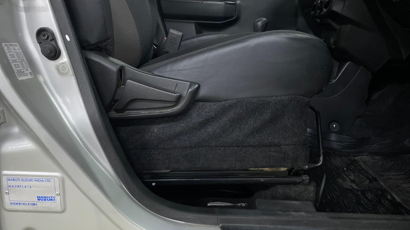2022 Maruti S PRESSO VXI PLUS AMT, Petrol, Automatic, 39,057 km, Driver Side Adjustment Panel
