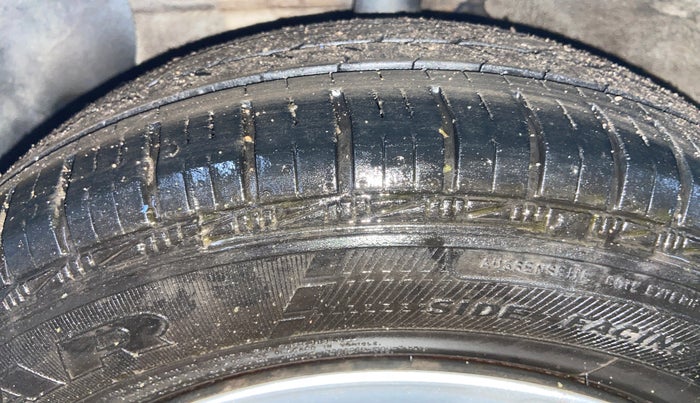 2018 Hyundai Grand i10 SPORTZ 1.2 KAPPA VTVT, Petrol, Manual, 96,033 km, Left Front Tyre Tread