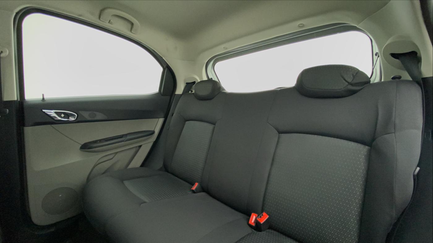 2016 Tata Tiago XZ 1.2 REVOTRON, Petrol, Manual, 27,728 km, Right Side Door Cabin View