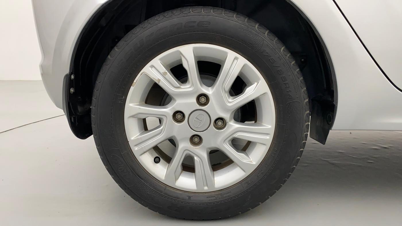 2016 Tata Tiago XZ 1.2 REVOTRON, Petrol, Manual, 27,728 km, Right Rear Wheel