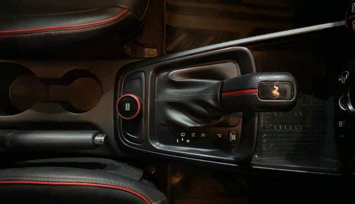 2023 Hyundai VENUE N LINE N8 1.0 TURBO DCT, Petrol, Automatic, 10,559 km, Gear Lever