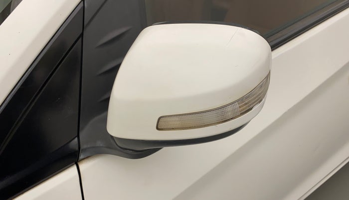 2013 Honda Amaze 1.5L I-DTEC VX, Diesel, Manual, 1,06,522 km, Left rear-view mirror - Folding motor not working