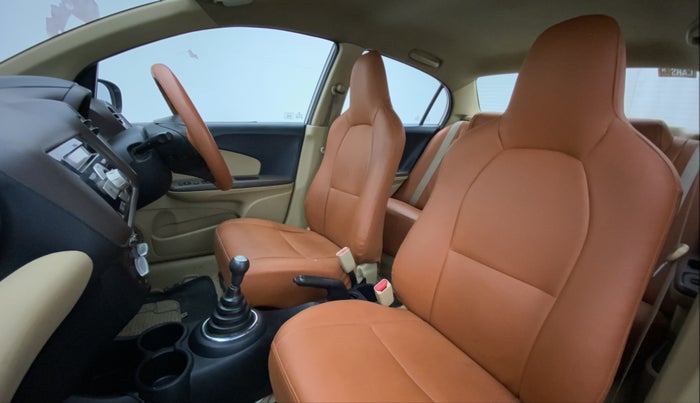 2013 Honda Amaze 1.5L I-DTEC VX, Diesel, Manual, 1,06,522 km, Right Side Front Door Cabin
