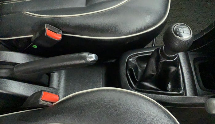 2017 Maruti Swift VXI ABS, Petrol, Manual, 70,366 km, Gear Lever