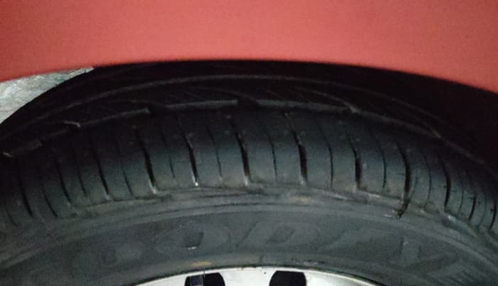 2013 Hyundai Eon ERA +, Petrol, Manual, 35,206 km, Left Front Tyre Tread