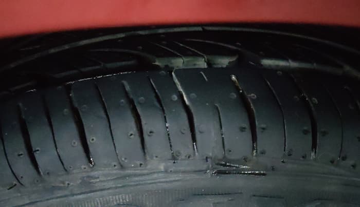 2013 Hyundai Eon ERA +, Petrol, Manual, 35,206 km, Right Front Tyre Tread