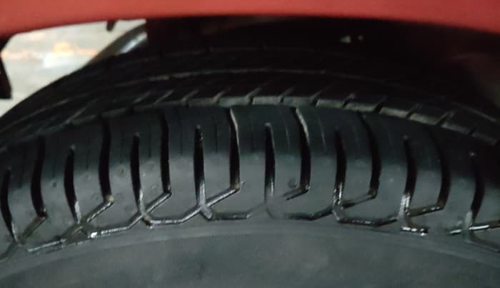 2013 Hyundai Eon ERA +, Petrol, Manual, 35,206 km, Right Rear Tyre Tread