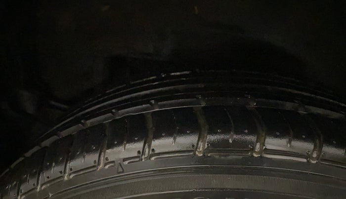 2016 Toyota Corolla Altis GL PETROL, Petrol, Manual, 54,685 km, Left Rear Tyre Tread