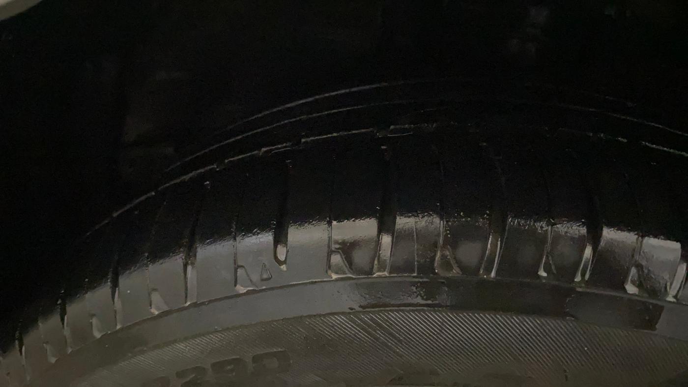 2016 Toyota Corolla Altis GL PETROL, Petrol, Manual, 54,725 km, Left Front Tyre Tread