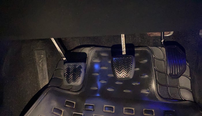 2016 Toyota Corolla Altis GL PETROL, Petrol, Manual, 54,685 km, Pedals