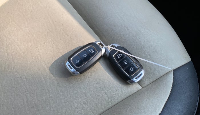 2019 Hyundai Verna 1.6 VTVT SX, Petrol, Manual, 49,112 km, Key Close Up