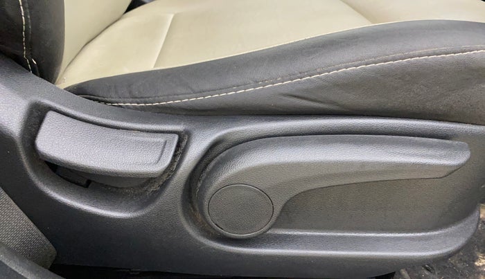 2019 Hyundai Verna 1.6 VTVT SX, Petrol, Manual, 49,112 km, Driver Side Adjustment Panel