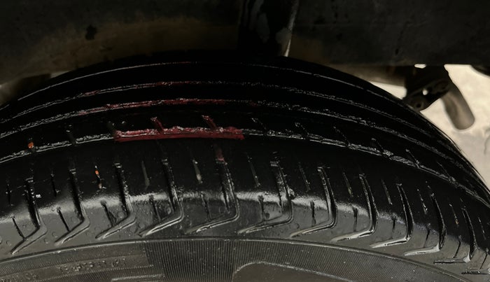 2015 Renault Kwid RXT 0.8, Petrol, Manual, 56,501 km, Left Rear Tyre Tread