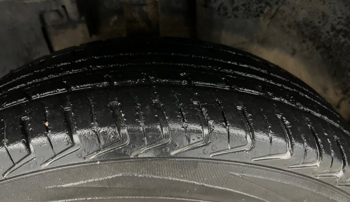 2015 Renault Kwid RXT 0.8, Petrol, Manual, 56,501 km, Left Front Tyre Tread