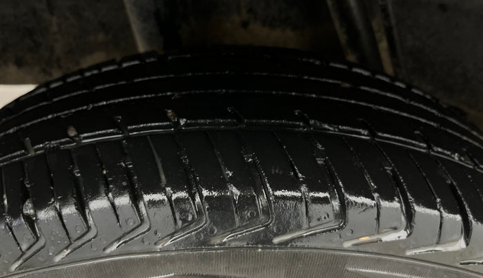 2015 Renault Kwid RXT 0.8, Petrol, Manual, 56,501 km, Right Rear Tyre Tread